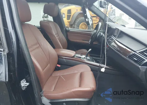 2013 BMW X5 xDrive50I from USA, damaged, VIN 5UXZV8C55D0C15881